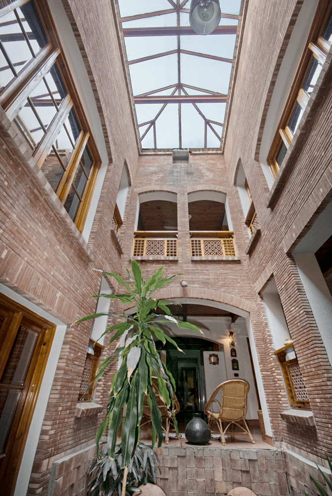 ghayoor-residence-1992