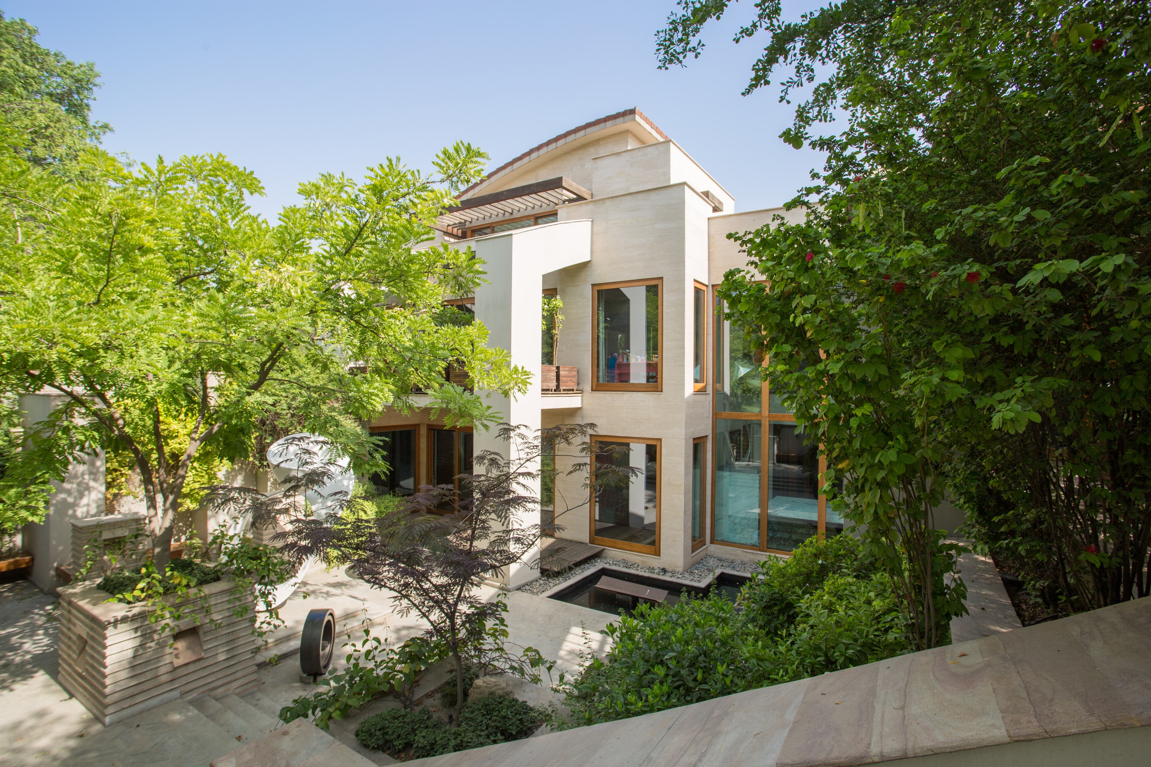sadia-mansha-residence