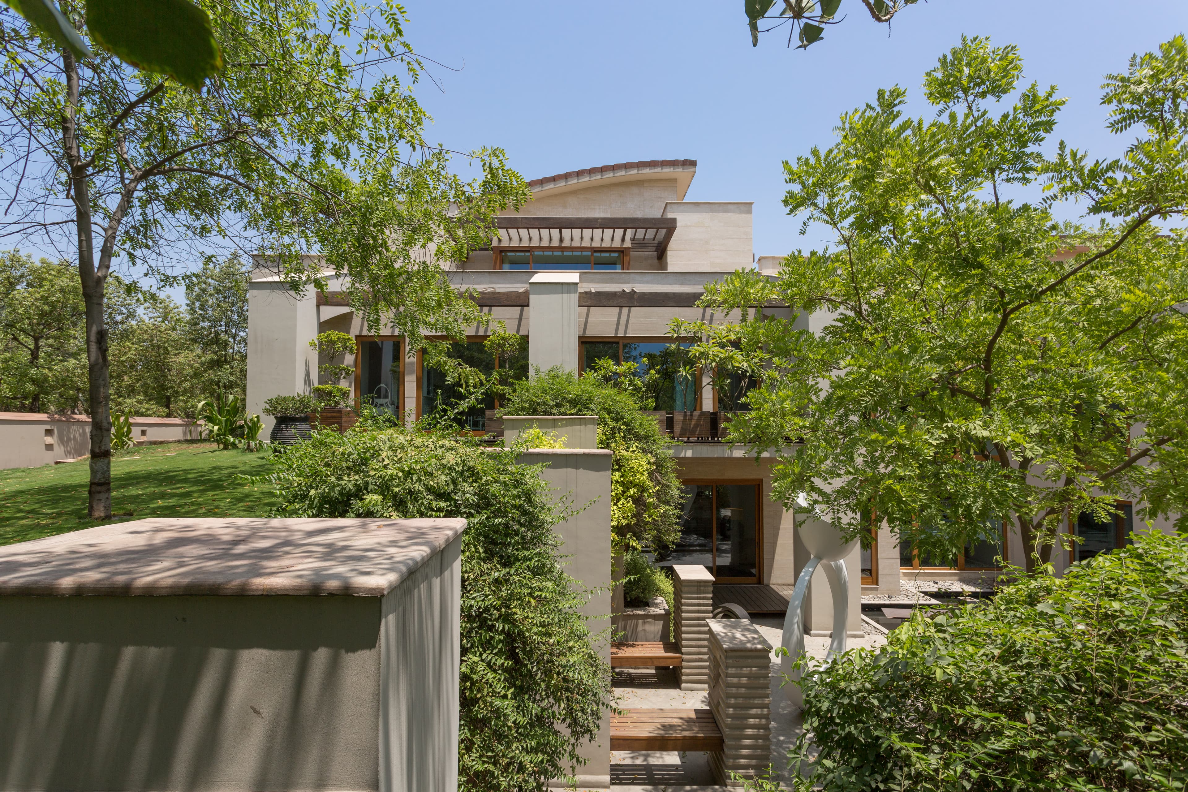 sadia-mansha-residence