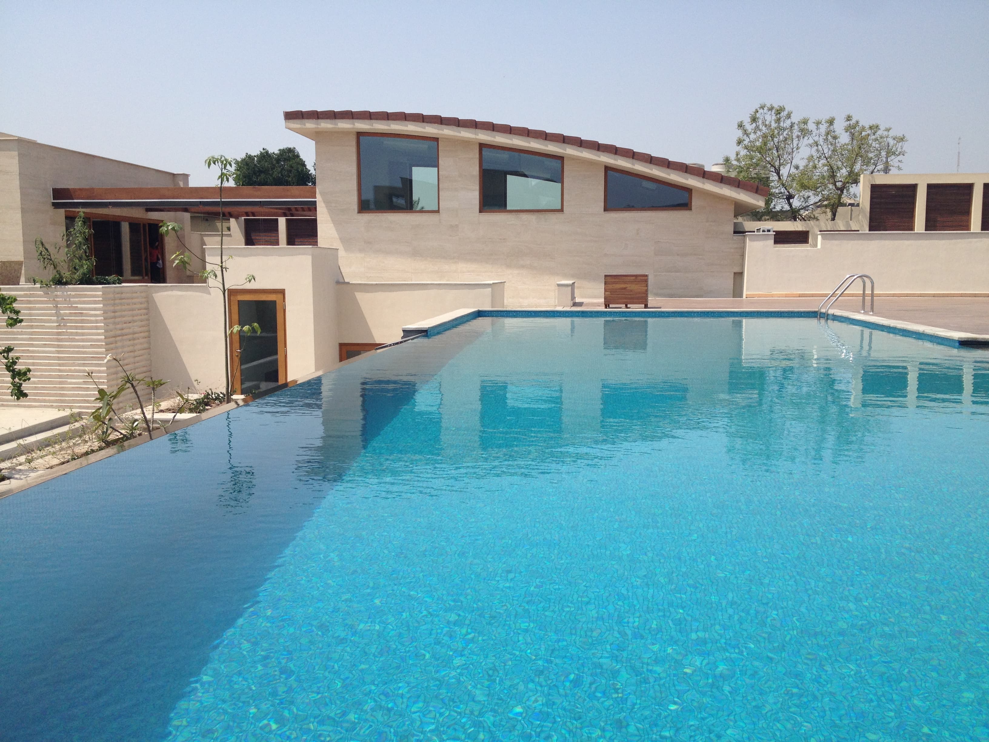 sadia-mansha-residence